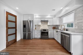 10 E SUTTON AVE, Moorestown, NJ 08057