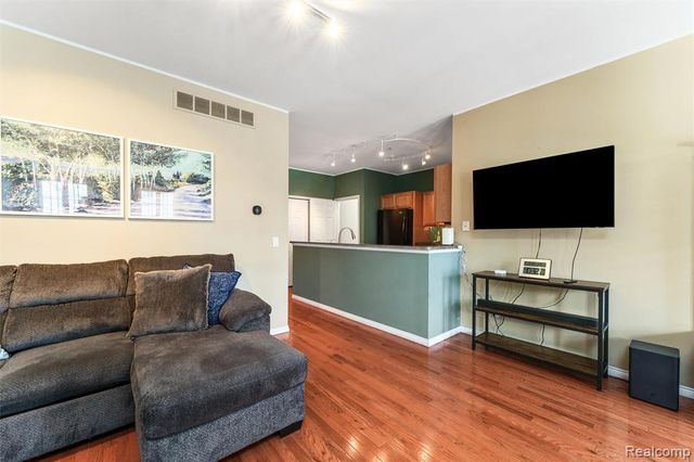 203 Jotham Avenue, Auburn Hills, MI 48326