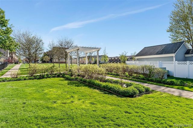 203 Jotham Avenue, Auburn Hills, MI 48326