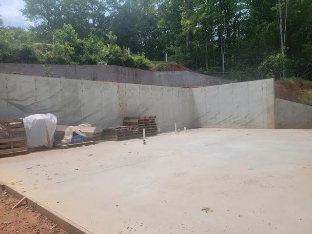 2083 Day Lily Drive, Marble, NC 28905