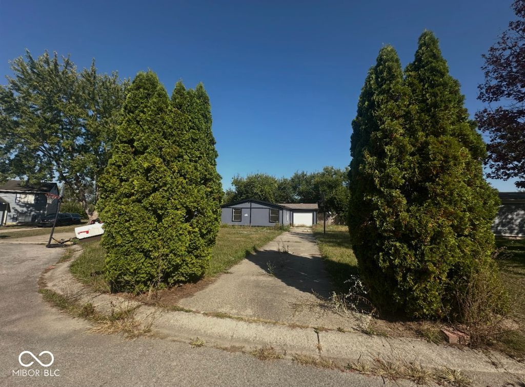 9318 Elmtree Court, Indianapolis, IN 46235