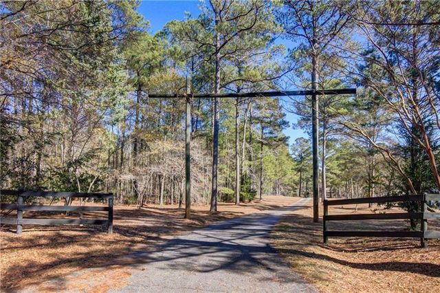 142 Carr Road, Lagrange, GA 30241