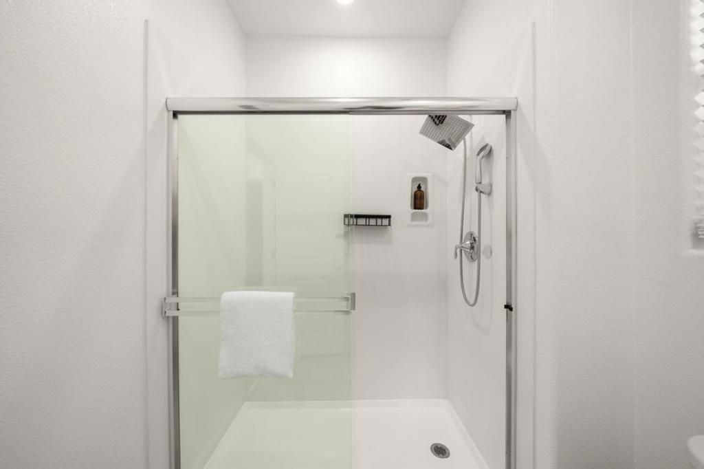 Image 15 of property listing at 24228 Nora Circle, Hayward, CA 94545