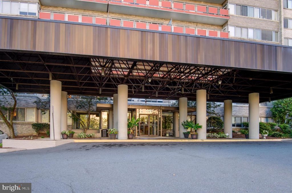 5340 HOLMES RUN PKWY #901, Alexandria, VA 22304
