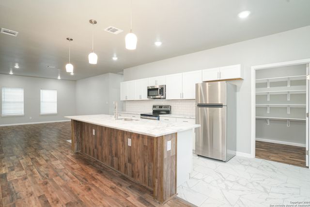 3723 Commercial Ave, San Antonio, TX 78221