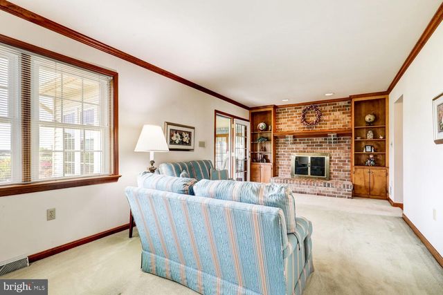 231 CYPRESS LN, New Holland, PA 17557