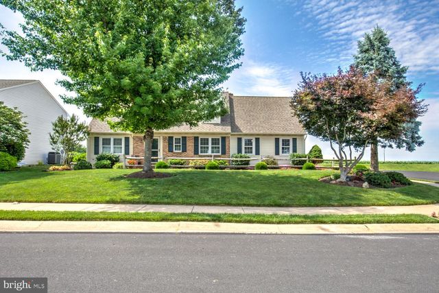 231 CYPRESS LN, New Holland, PA 17557