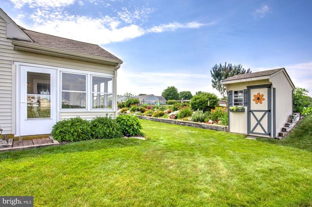 231 CYPRESS LN, New Holland, PA 17557