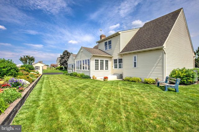 231 CYPRESS LN, New Holland, PA 17557