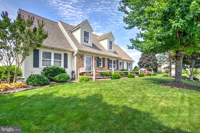 231 CYPRESS LN, New Holland, PA 17557