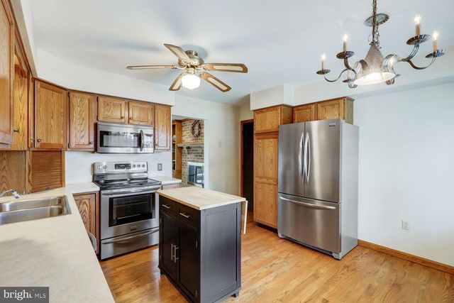 231 CYPRESS LN, New Holland, PA 17557