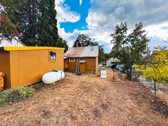 108 Pine St, West Point, CA 95255