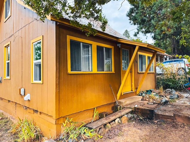 108 Pine St, West Point, CA 95255