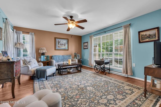 52 Greenwich Avenue, Manchester, NJ 08759