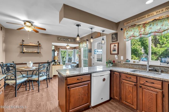 52 Greenwich Avenue, Manchester, NJ 08759