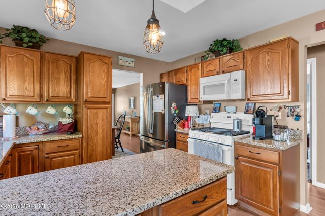 52 Greenwich Avenue, Manchester, NJ 08759