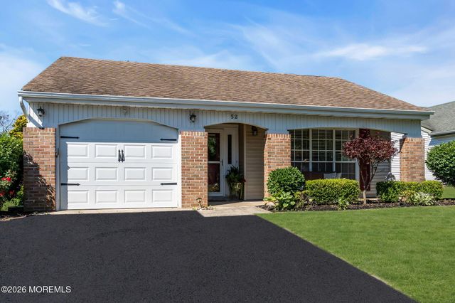 52 Greenwich Avenue, Manchester, NJ 08759