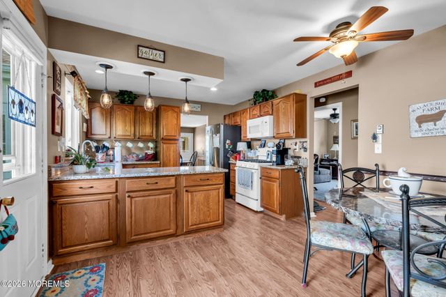 52 Greenwich Avenue, Manchester, NJ 08759
