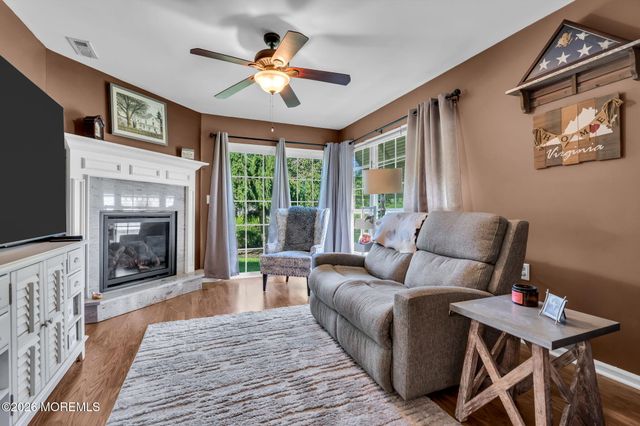 52 Greenwich Avenue, Manchester, NJ 08759