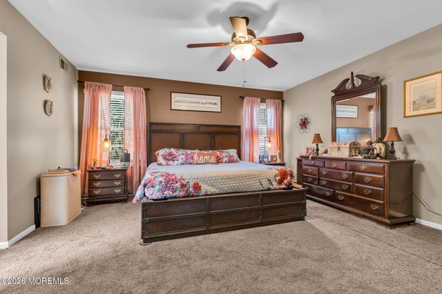 52 Greenwich Avenue, Manchester, NJ 08759