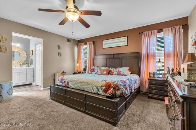 52 Greenwich Avenue, Manchester, NJ 08759