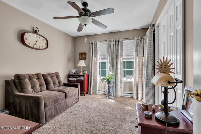 52 Greenwich Avenue, Manchester, NJ 08759