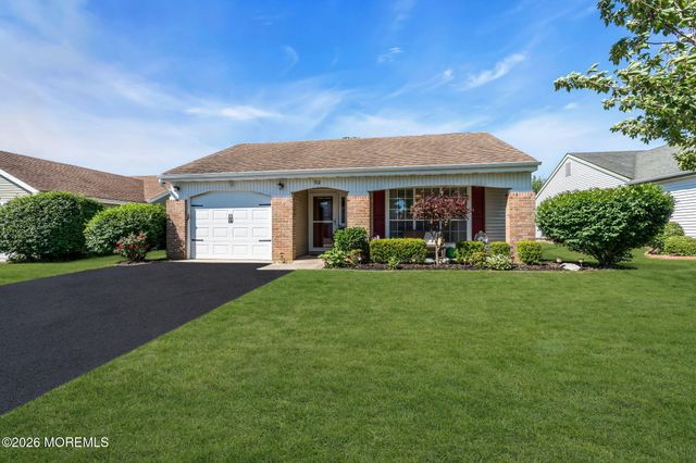 52 Greenwich Avenue, Manchester, NJ 08759