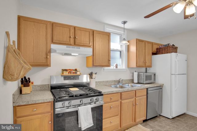 125 BOSLER AVE, Lemoyne, PA 17043