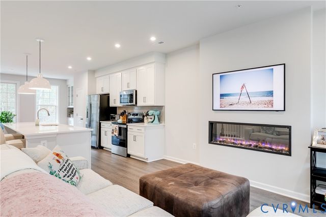 13267 Garland Ln, Midlothian, VA 23114