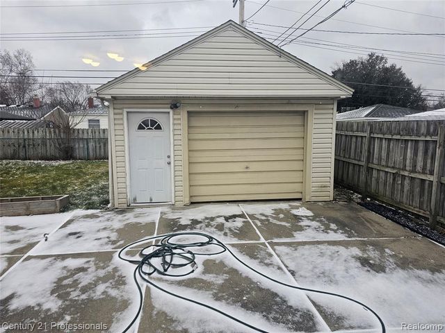 30731 Mackenzie Drive, Westland, MI 48185