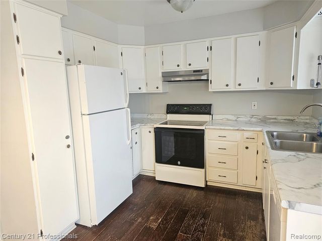 30731 Mackenzie Drive, Westland, MI 48185