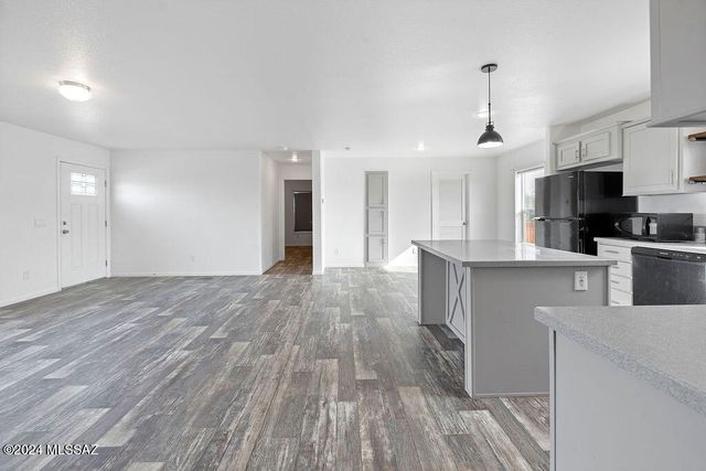 9405 S Vicki Drive, Tucson, AZ 85736