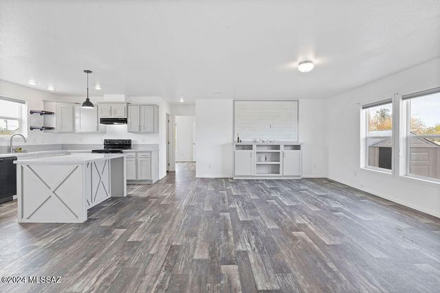 9405 S Vicki Drive, Tucson, AZ 85736