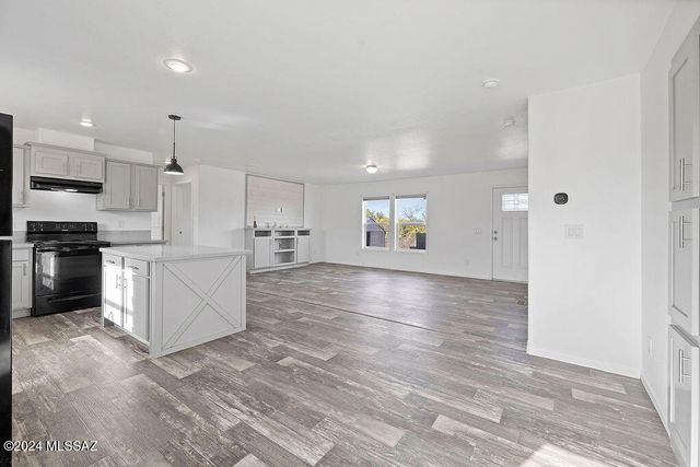 9405 S Vicki Drive, Tucson, AZ 85736