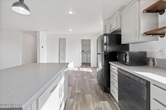 9405 S Vicki Drive, Tucson, AZ 85736