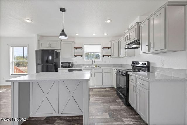 9405 S Vicki Drive, Tucson, AZ 85736