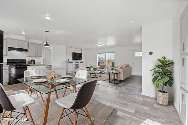 9405 S Vicki Drive, Tucson, AZ 85736