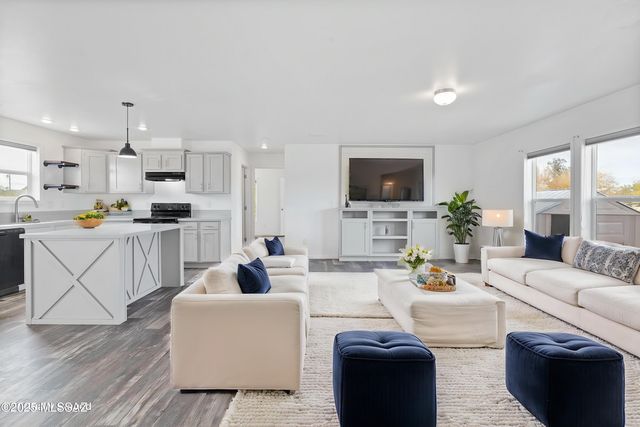 9405 S Vicki Drive, Tucson, AZ 85736