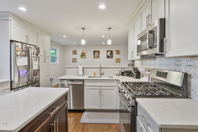 7330 170th Place, Tinley Park, IL 60477