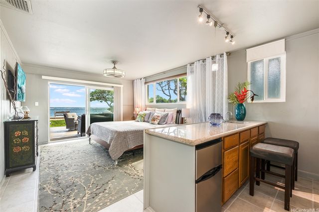 53-837 Kamehameha Highway, Hauula, HI 96717