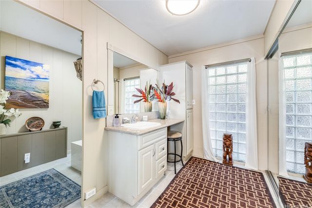 53-837 Kamehameha Highway, Hauula, HI 96717