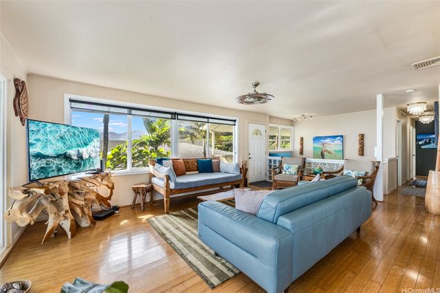 53-837 Kamehameha Highway, Hauula, HI 96717