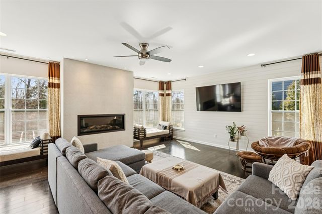 18808 Avery Park Drive, Cornelius, NC 28031