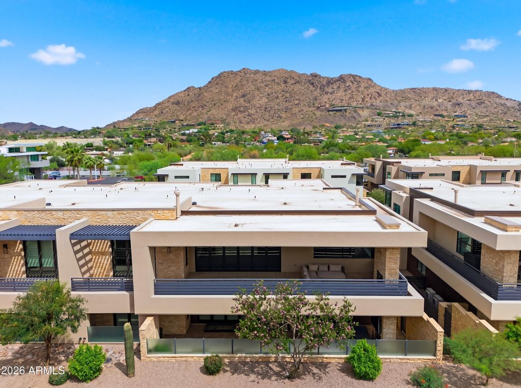 5541 E STELLA Lane, Paradise Valley, AZ 85253 — photo 3