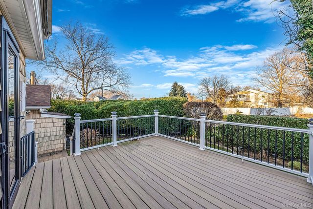 32 Everett, Lynbrook, NY 11563