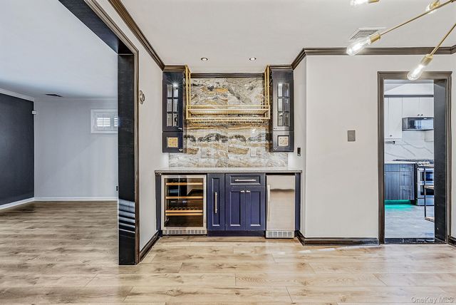 32 Everett, Lynbrook, NY 11563