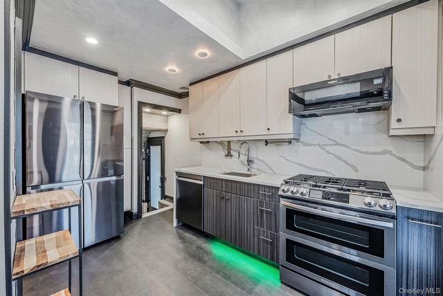 32 Everett, Lynbrook, NY 11563