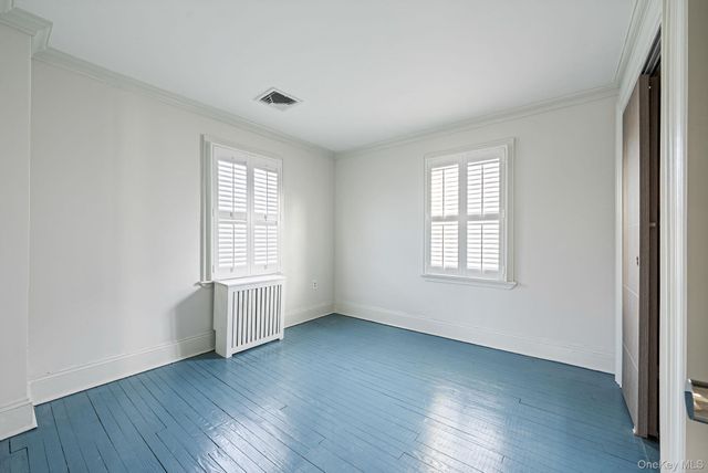 32 Everett, Lynbrook, NY 11563