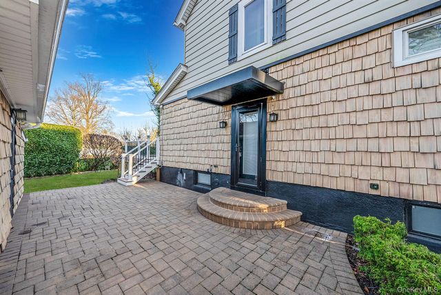 32 Everett, Lynbrook, NY 11563