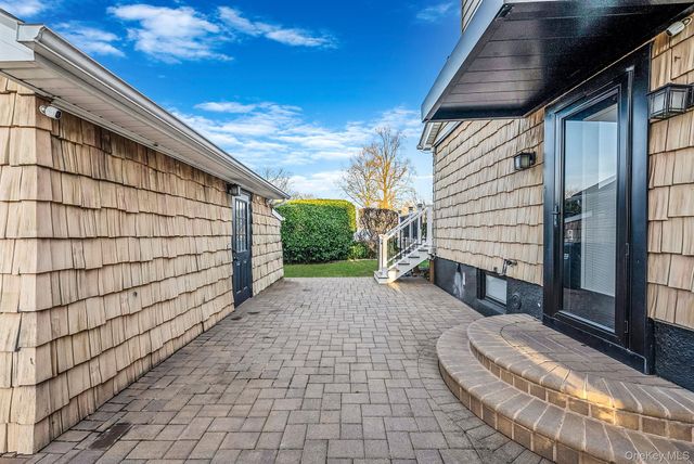 32 Everett, Lynbrook, NY 11563